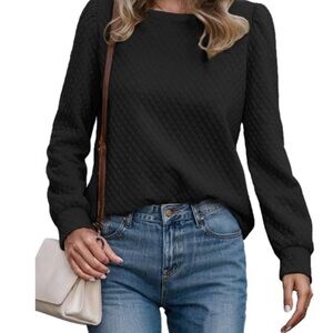 NWT Dressin  Black Quilted sweatshirt